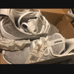 Nwt ADDIDAS CLOUD FORM LIGHT GRAY SNEAKERS SIZE 8 women’s